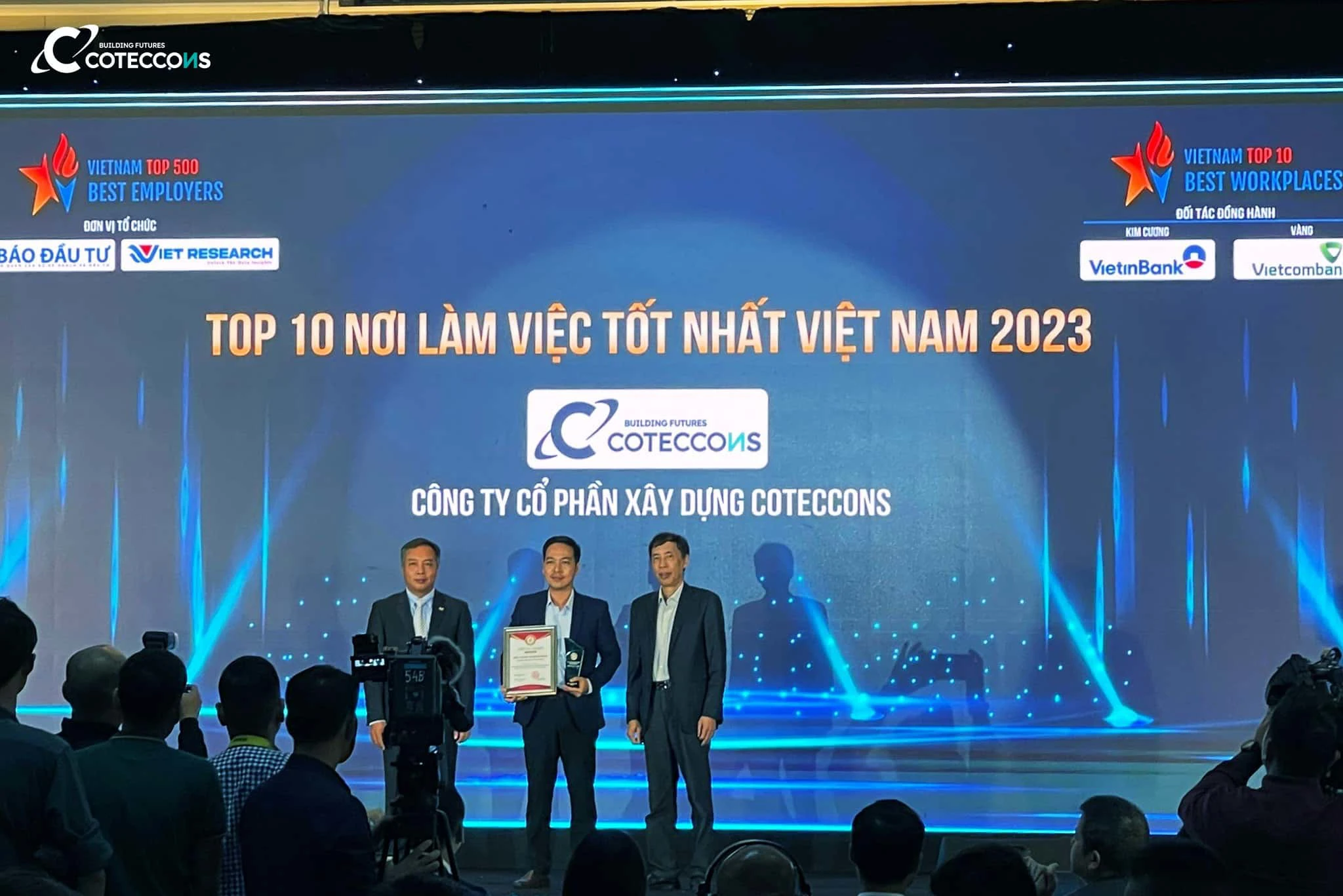 Coteccons & Unicons honored to receive VBE500 and VBW10