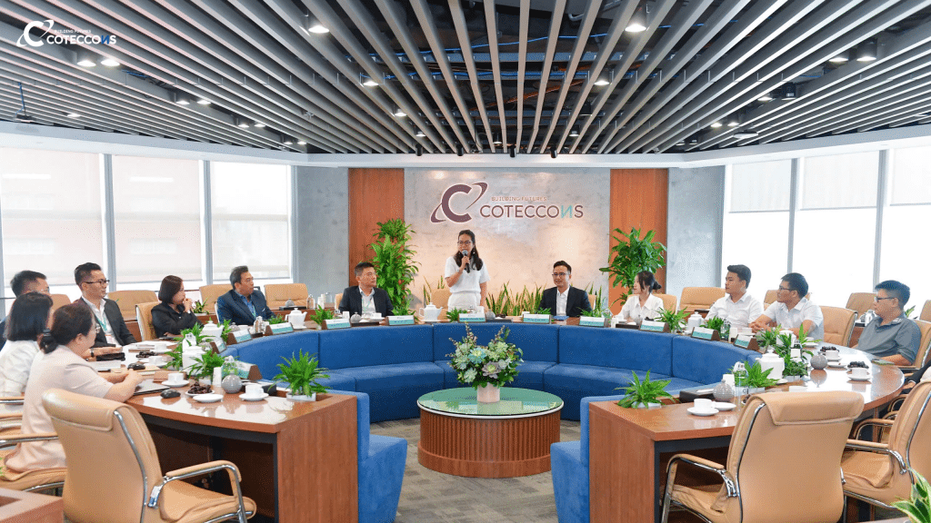 The MOU was attended by leaders and member companies of the Coteccons ecosystem