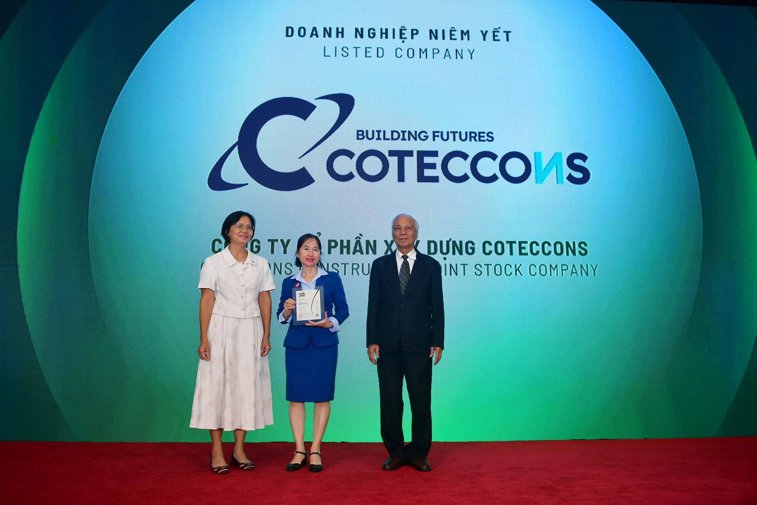 COTECCONS VINH DỰ NHẬN GIẢI THƯỞNG "TOP 50 CSA" TẠI HAI HẠNG MỤC QUAN TRỌNG (MÔI TRƯỜNG – QUẢN TRỊ)